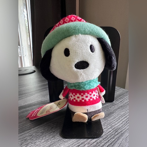2023 Hallmark Itty Bittys Peanuts Ski Lodge Snoopy Stuffed Plush Animal NWT - Picture 2 of 4